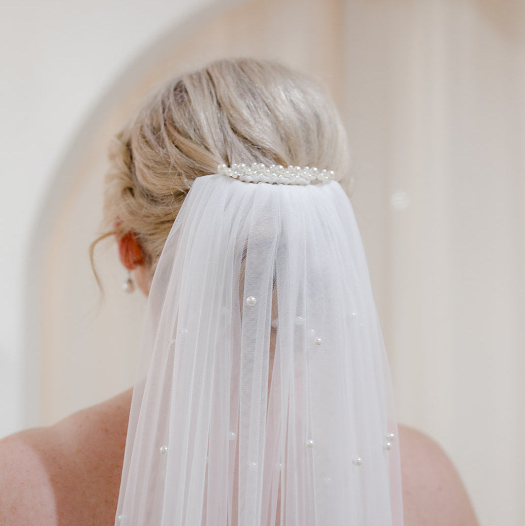 Pearl silver bridal comb. 